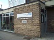 GPs in the United Kingdom may operate in community health centres.