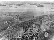 English: Landing of French troops in Moudros (Lemnos island) Français : Débarquement de troupes françaises à Moudros (île de Lemnos)