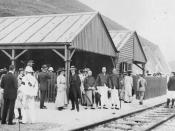 English: Photograph showing guests at Lo Wu at opening of KCR on 1 October 1910