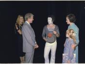 US President Jimmy Carter, Rosalynn Carter, and Amy Carter with mime Marcel Marceau, 06/16/1977 ARC Identifier: 175193 NLC-WHSP-C-01769-34