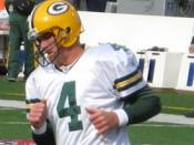 English: Green Bay Packers quarterback Brett Favre during on-field warmups at Ralph B. Wilson Stadium in Orchard Park, New York, prior to a game against the Buffalo Bills on November 5, 2006. Français : Brett Favre, quarterback des Green Bay Packers, avan