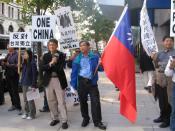 English: Anti-Taiwan independence protesters. Taken by RattleMan in Washington D.C. on October 20, 2005 Category:Republic of China