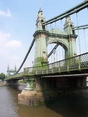 English: Hammersmith Bridge, London. Photograph taken in a public location in the UK of a building on permanent public display, and exempt from copyright under Section 62 of the Copyright Designs & Patents Act 1988 (