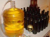 English: Home winemaking Trimmed version of the source file on Flickr