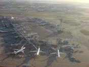 English: An aerial view of Terminal 3 at London Heathrow Airport. Suomi: Ilmakuva Lontoon–Heathrown lentoaseman terminaalista 3.