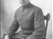Portrait photograph of Fred Wallace in military uniform 1918