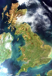 English: Satellite image of Great Britain and Northern Ireland in April 2002. Français : Image satellite de l'île de Grande-Bretagne et de l'Irlande du Nord.