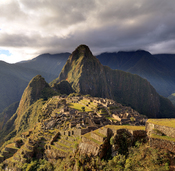 The Macchu Picchu, a UNESCO World Heritage Site near Cusco in Peru, at twilight Français : Le Machu Picchu, site du Patrimoine mondial de l'UNESCO près de Cuzco au Pérou, au coucher du soleil Türkçe: Dünya Mirasları Listesi'nde bulunan Peru'daki Macchu Pi