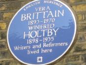 English: Blue plaque for Vera Brittain and Winifred Holtby, at 52 Doughty Street, Holborn, London,