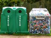 English: glass and plastic (bottles) recycling in Poland Polski: powtórne przetwarzanie szkła i butelek plastikowych - segregacja odpadów (Szymbark, woj. pomorskie)