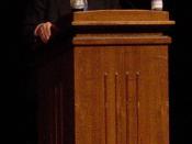English: Ben Stein speaking at Miami University in 2003.