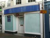 English: The old Cowes branch of the Nationwide Building Society, in the High Street, Cowes, Isle of Wight. It was to close on 11 August 2009, because the lease on the unit had expired, and the landlord refused to allow Nationwide to rent the building any