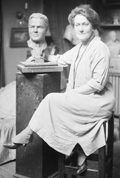 English: American sculptress Sally James Farnham (1869-1943)