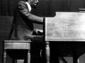 English: American jazz keyboardist Sonny Phillips in Paris, France Français : L'organiste de jazz Sonny Phillips à Paris (Espace Cardin)