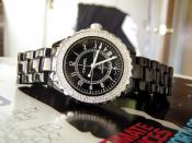 English: A Chanel watch. Español: Un reloj de pulsera Chanel. Français : Une montre Chanel.