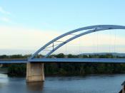 English: Marquette–Joliet Bridge over the Mississippi River, viewed from an scenic overlook observation deck in Marquette, Iowa