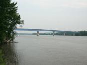 English: The Mississippi River at Saint Feriole Island in Wisconsin, with a portion of the Marquette–Joliet Bridge seen from the north.
