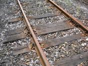 Česky: Dřevěné železniční pražce a koleje