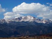 English: View of Pikes Peak from the University of Colorado at Colorado Springs, sometime before 2008.
