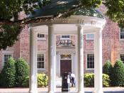 English: The Old Well in front of the South Building at the University of North Carolina at Chapel Hill.