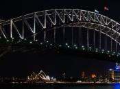 English: Sydney Harbour Bridge at night, taken near Luna park and Milson's point ferry. Français : Vue nocturne du pont du port de Sydney (Sydney Harbour Bridge), vu d'un point près du Luna Park et du Ferry de Milson's point.