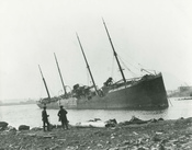English: The Norwegian steamship Imo (ex. Runic (I), 1889) aground after the Halifax Explosion