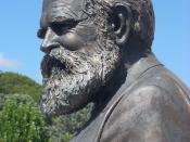 English: Statue of John Gale (1831-1929), founder of the Queanbeyan Age, advocate for the formation of the ACT/Canberra near Queanbeyan. Sculptor Peter Corlett, cast by Meridian Foundary