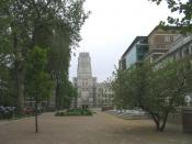 The forecourt of the School of Oriental and African Studies (main building to the left) with Senate House in the background.
