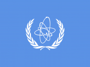 English: Flag of the International Atomic Energy Agency (IAEA), an organization of the United Nations Deutsch: Flagge der Internationalen Atomenergieorganisation (IAEO), eine Organisation der Vereinten Nationen