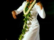 Tänzerin beim Hula ʻauana im Wettbewerb 