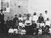 English: Students and teachers at Hebel State School, ca. 1920