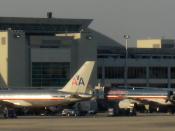 English: American Airlines planes at Concourse D, Miami International Airport
