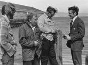 English: Harvey Milk (far right) campaigning for the California State Assembly with longshoremen in 1976 Русский: Харви Милк (справа) агитирует портовых грузчиков во время предвыборной кампании в Ассамблею штата Калифорния, 1976