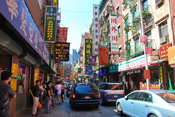 English: Chinatown, Manhattan, New York City 2009 on Pell Street, looking west towards Bayard and Mott.
