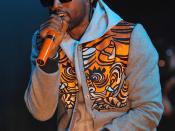 English: Kanye West performing in December 2008