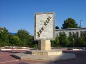 Русский: Памятник родному (азербайджанскому) языку в г. Нахичевань, Азербайджан