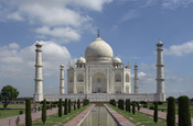 Taj Mahal, Agra, India. Français : Taj Mahal, Agra, Inde. हिन्दी: ताज महल, आगरा, भारत. پښتو: تاج محل, اګره, هند.