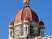 English: Close-up of the main dome of Taj Mahal Palace in Mumbai, India.