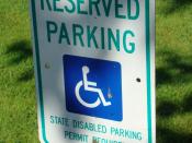 English: A sign indicating that the parking space requires a permit.