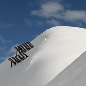 Avalanche control above the top station Versettlabahn in the ski resort of Montafon Silvretta Nova in Vorarlberg. Français : Pare-avalanches au dessus de la station d'altitude de Versettlabah, dans le domaine skiable de Montafon Silvretta. Vorarlberg, Aut