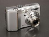 Deutsch: Kompakte Digitalkamera Samsung S750