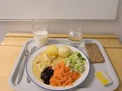 English: Example of Finnish school lunch Suomi: Esimerkki suomalaisesta kouluruoasta