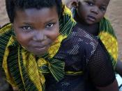 English: Makhuwa mother and child in Nampula, Mozambique Русский: Мать и дитя. Народность макуа. Нампула, Мозамбик.
