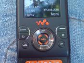 English: Sony Ericsson W580i mobile phone (cellular phone)