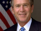 English: Official photograph portrait of former U.S. President George W. Bush. Português: Foto oficial de George W. Bush, presidente dos Estados Unidos da América.