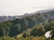 Deutsch: Blick über das Centre Dürrenmatt auf Neuchâtel und den Neuenburger See