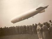 People watching the landing of Zeppelin LZ 127