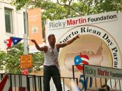 English: Ricky Martin at the National Puerto Rican Day Parade in New York City, New York. Español: Ricky Martin en el Desfile Puertoriqueño en la Ciudad de Nueva York.
