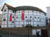 English: Globe Theatre, London, Great Britain – in London (district: Southwark) at the Thames. Deutsch: Globe Theatre, London (Stadtteil: Southwark), Großbritannien – in der Stadtmitte am Themseufer.