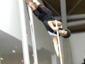 Français : Damiel Dossevi lors d'un saut à 5,56 m au Perche Concept Mixte à Paris.
